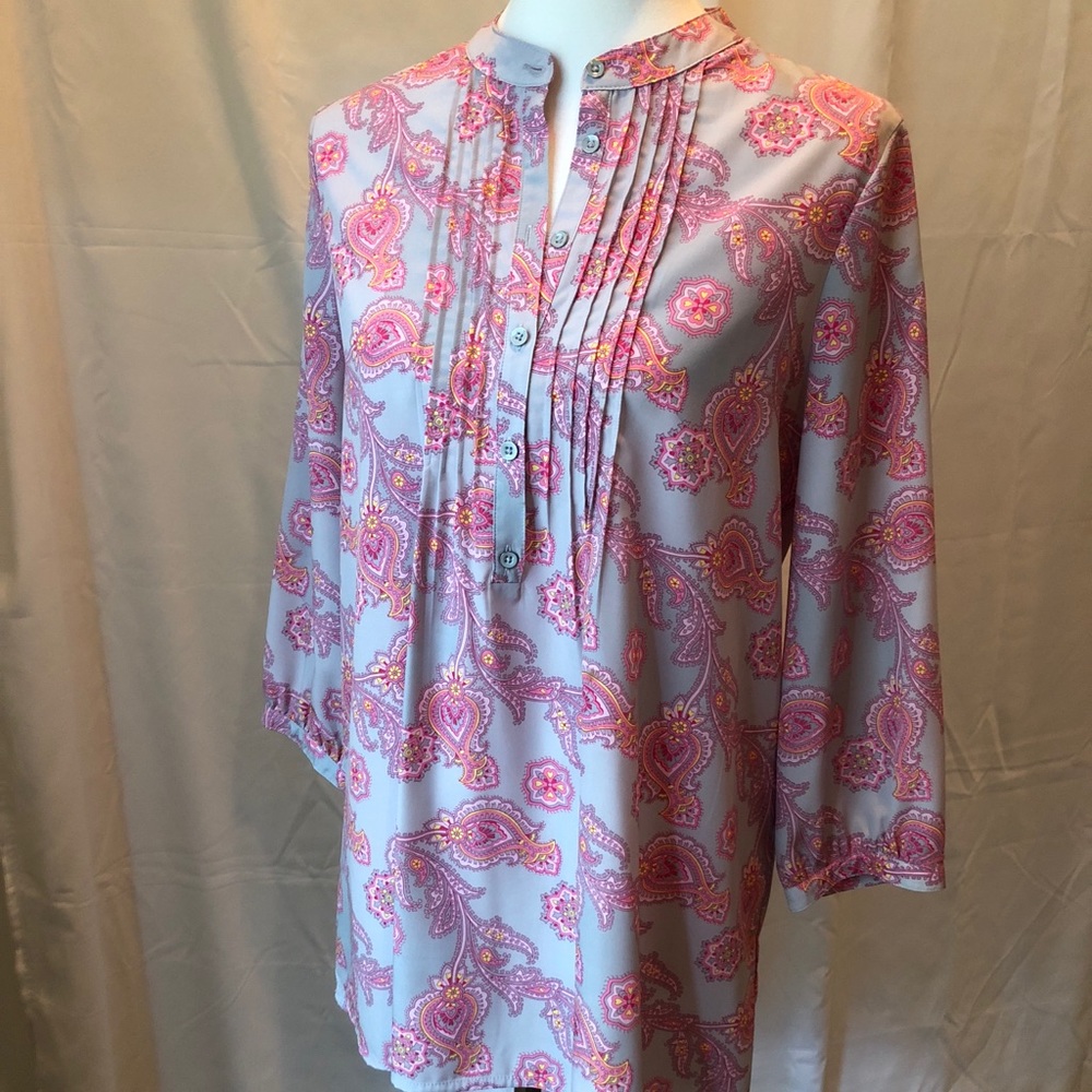 Gap designed button down blouse